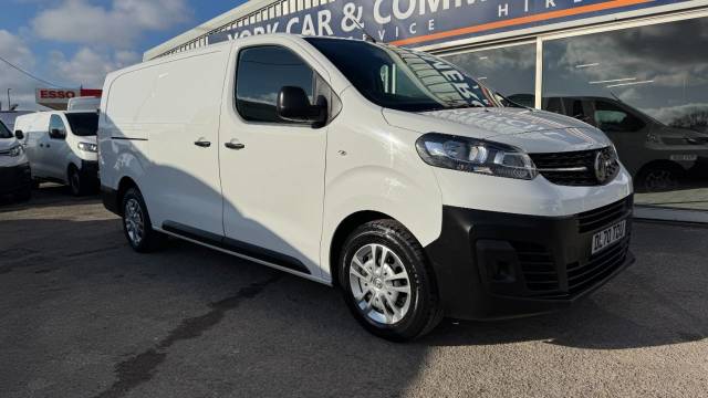 Vauxhall Vivaro 2900 1.5d 100PS Dynamic L2 H1 Van Panel Van Diesel White